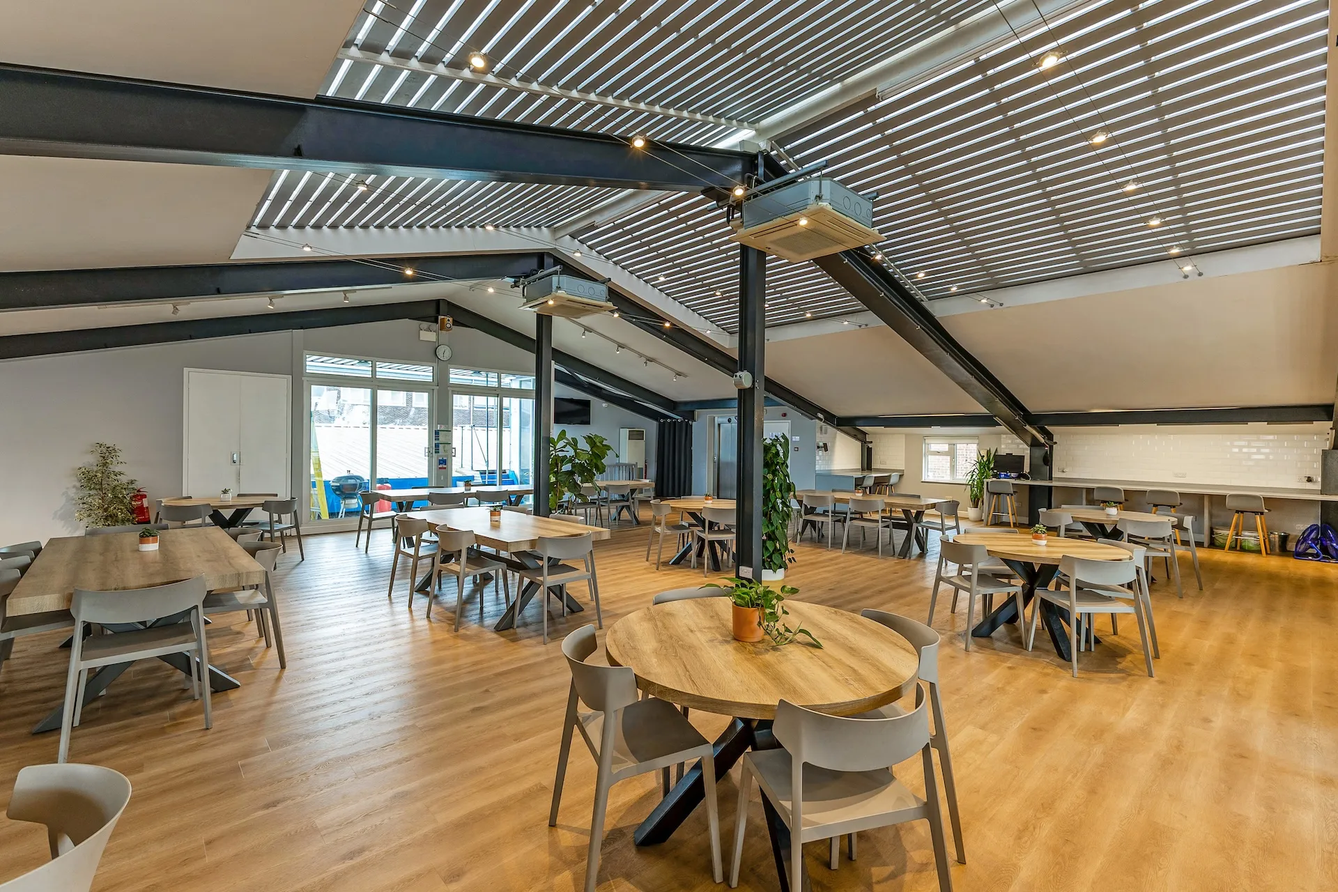 Malcolm Ryan Studios – Restaurant – Landscape – 01
