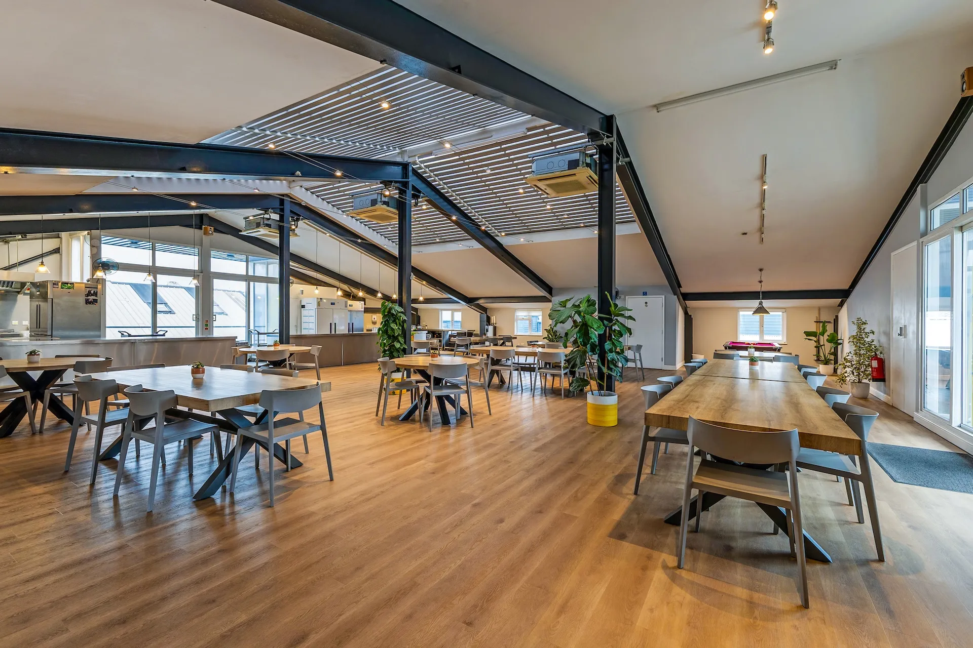 Malcolm Ryan Studios – Restaurant – Landscape – 03