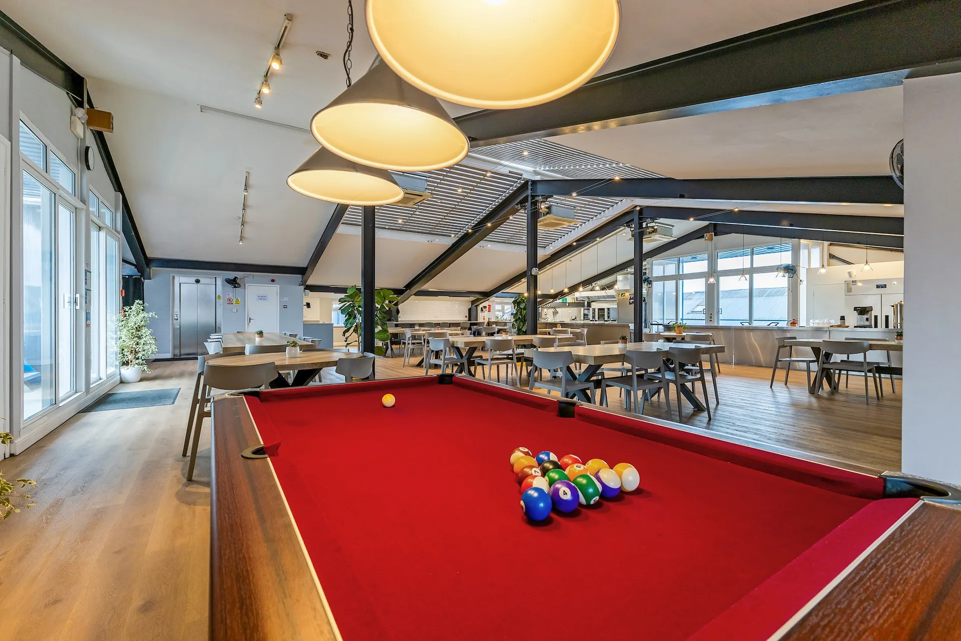 Malcolm Ryan Studios – Restaurant – Landscape – 04