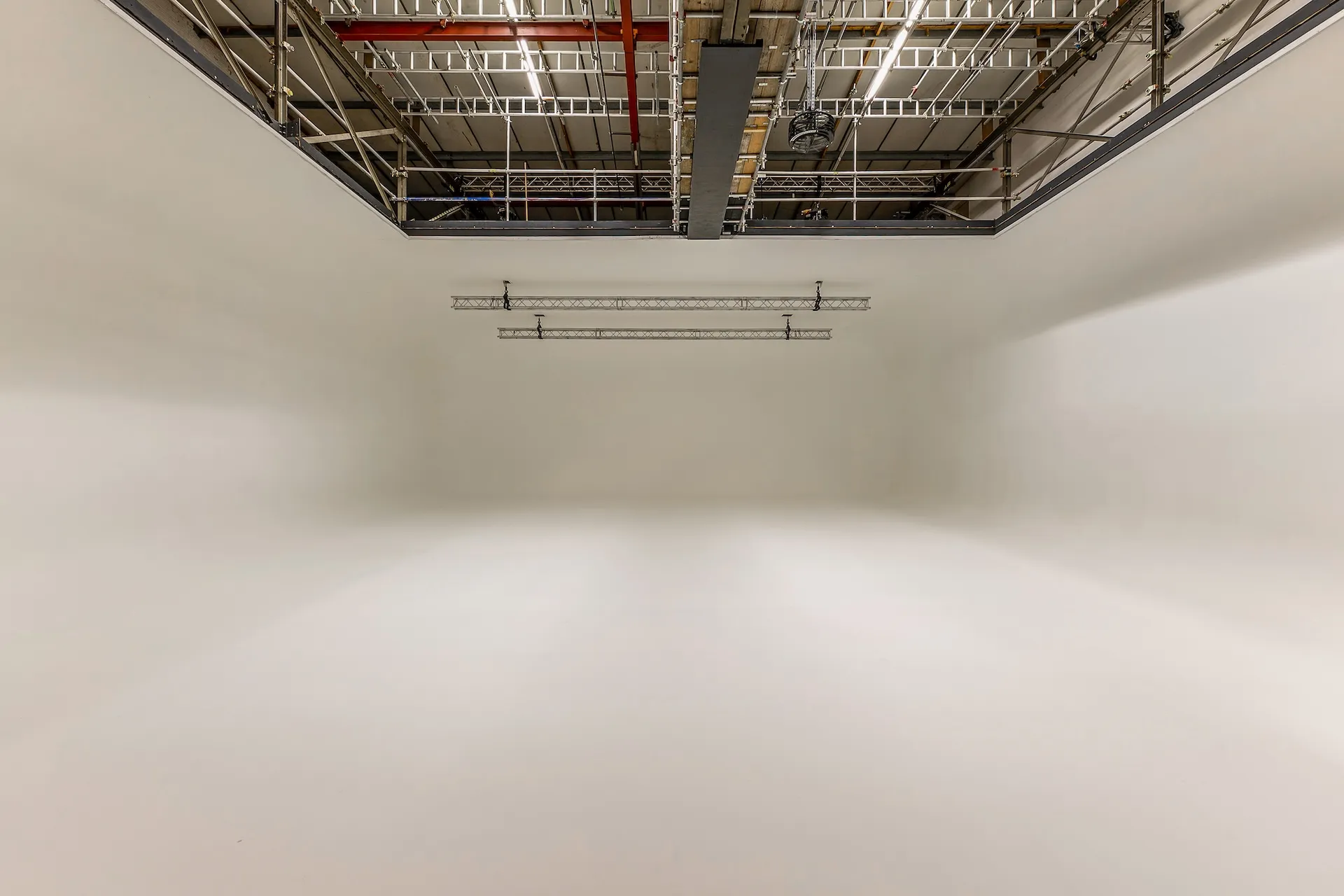 Malcolm Ryan Studios – Studio 1 – Landscape – 03
