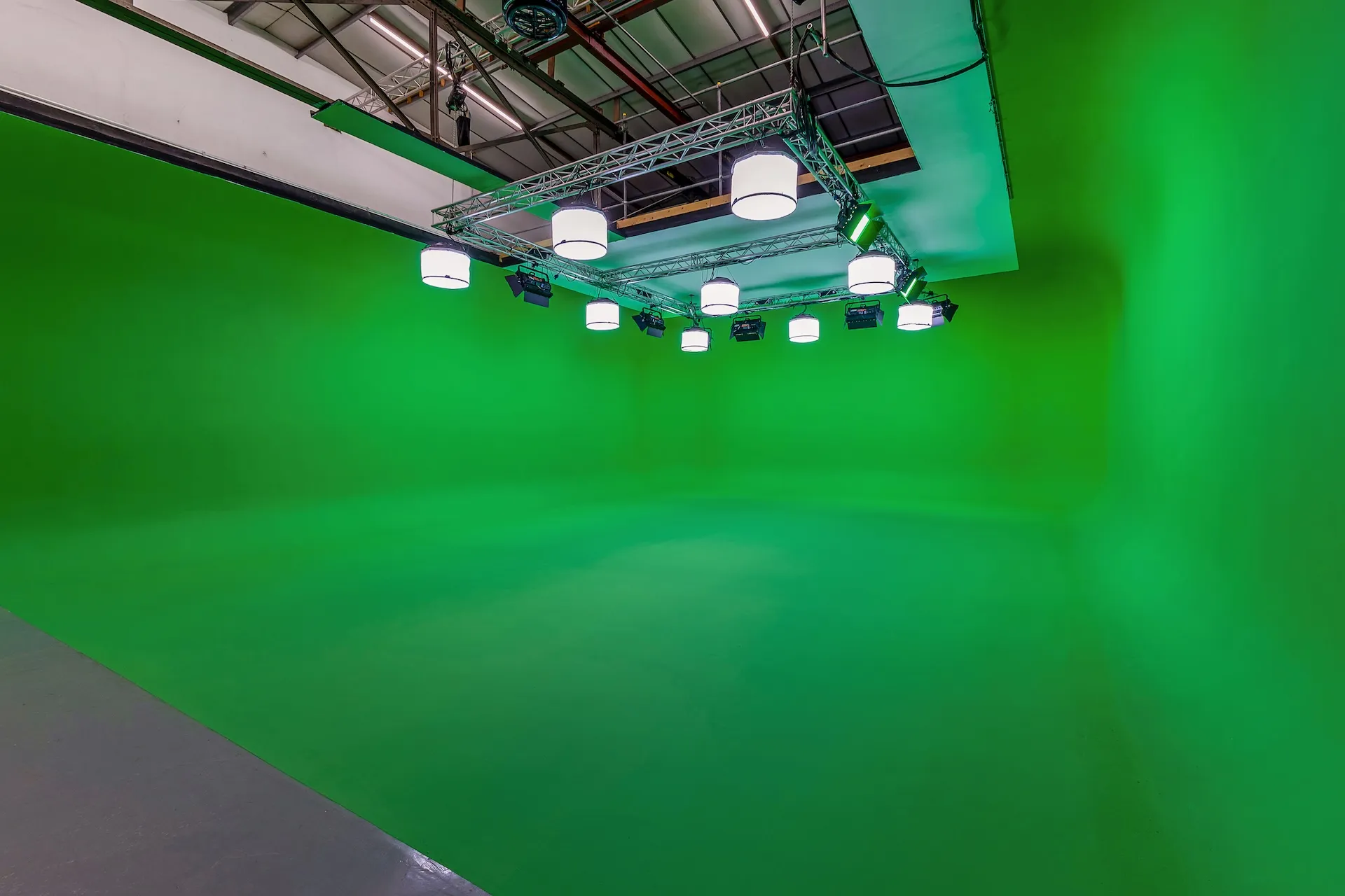 Malcolm Ryan Studios Studio Hire London for Film, Photography & Commercial Shoots Infinity Coves, Drive-In & Green Screen Studios at MR Studios