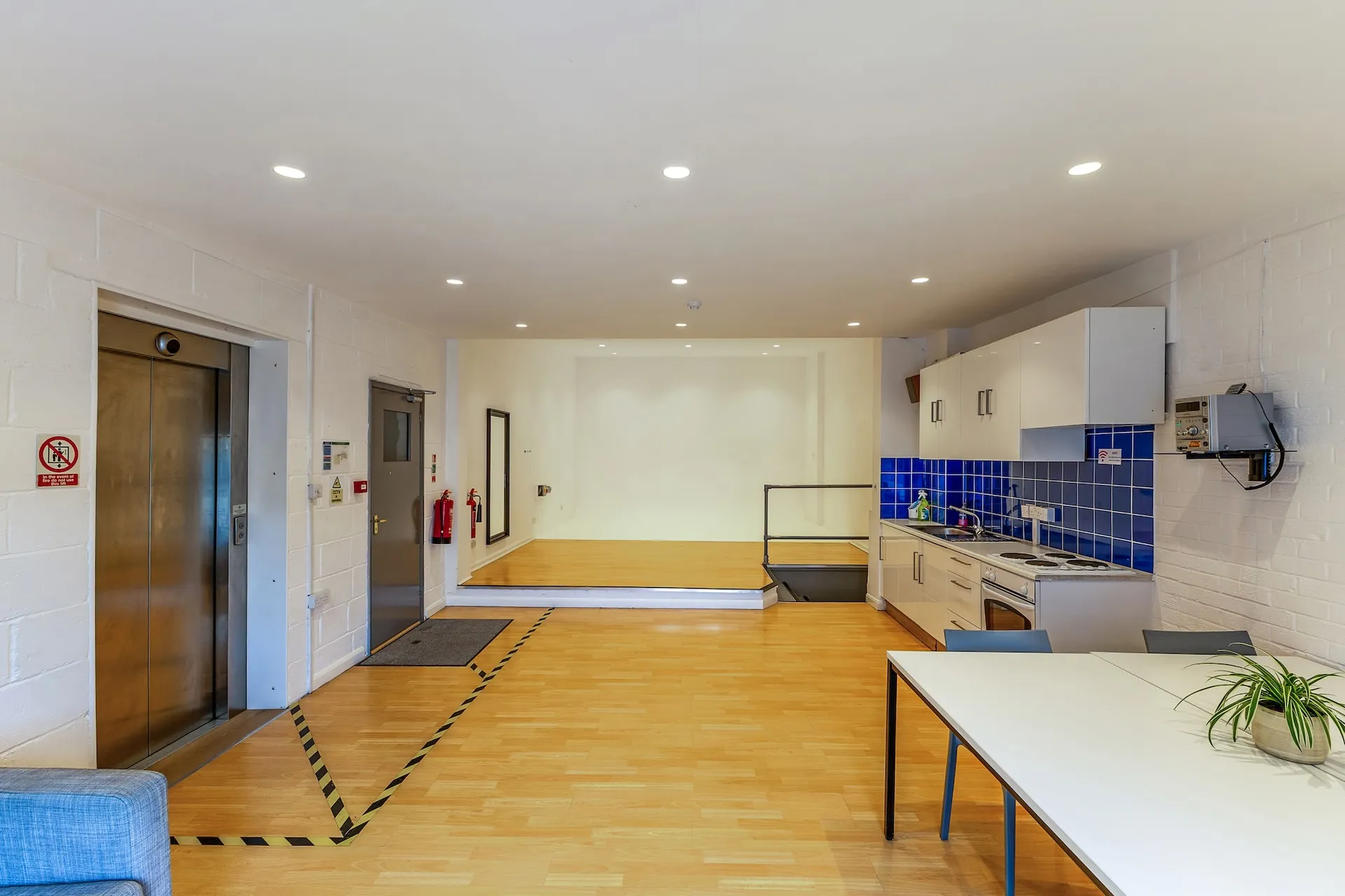 Malcolm Ryan Studios – Studio 4 – Landscape – 02