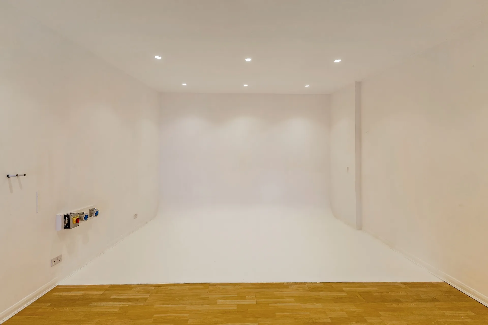 Malcolm Ryan Studios – Studio 4 – Landscape – 04